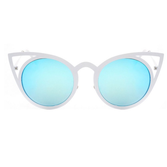 🕶Oversized Mirrored Sunglasses NWOT🕶 - Picture 3 of 6